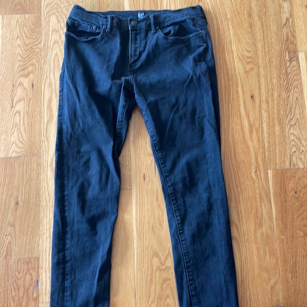 Black jeans 33x32 super skinny. ( a little stretch)